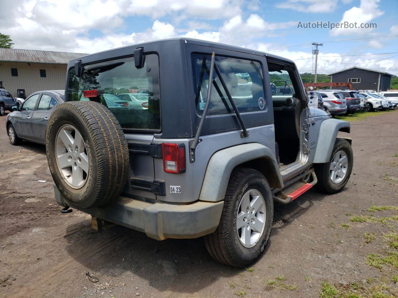 2014 Jeep Wrangler Sport Silver vin: 1C4AJWAG1EL192454