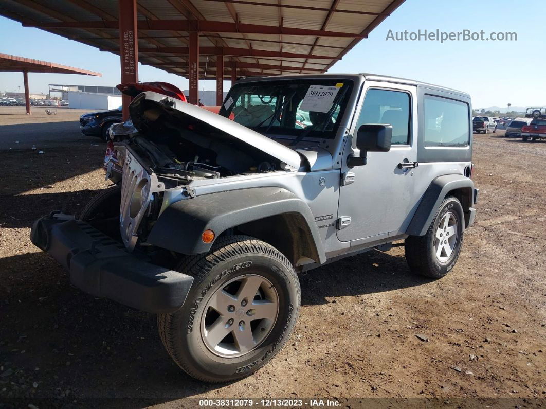 2017 Jeep Wrangler Sport 4x4 Silver vin: 1C4AJWAG2HL671633