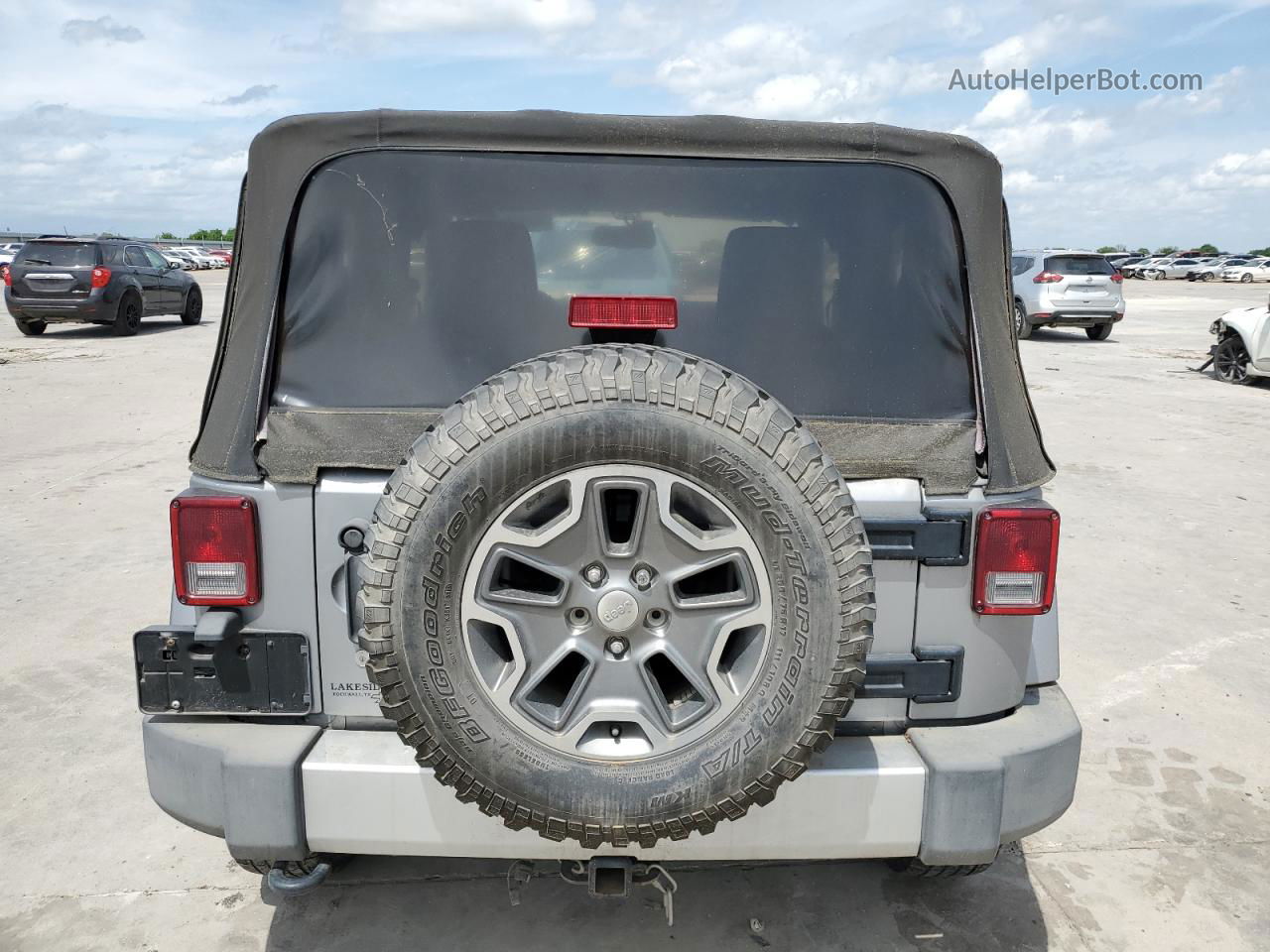 2014 Jeep Wrangler Sahara Gray vin: 1C4AJWBG4EL124955