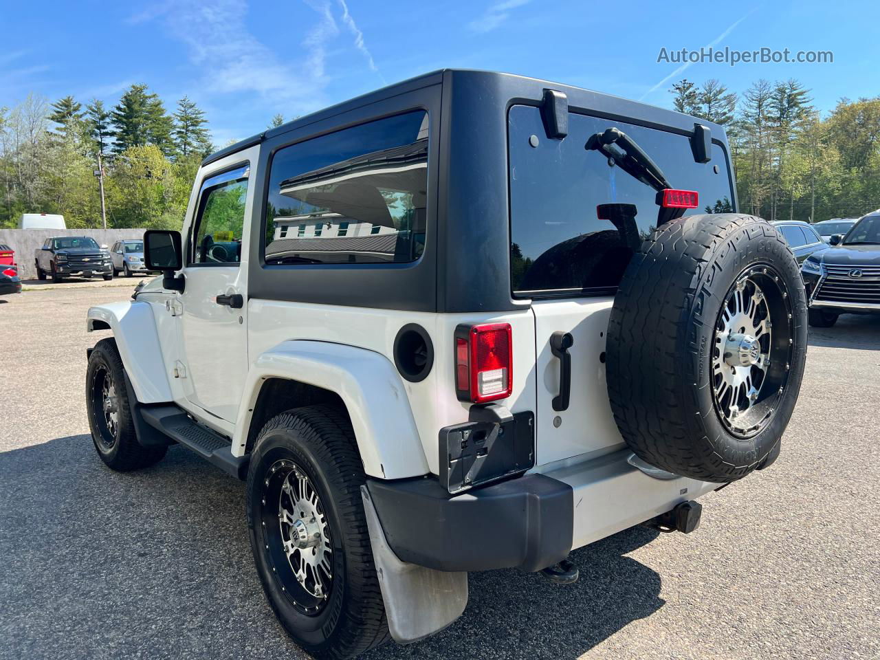 2014 Jeep Wrangler Sahara White vin: 1C4AJWBG4EL307210