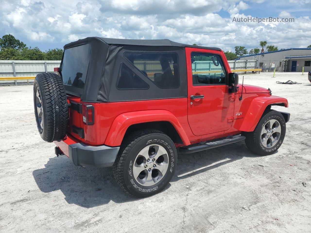 2017 Jeep Wrangler Sahara Red vin: 1C4AJWBG8HL744728