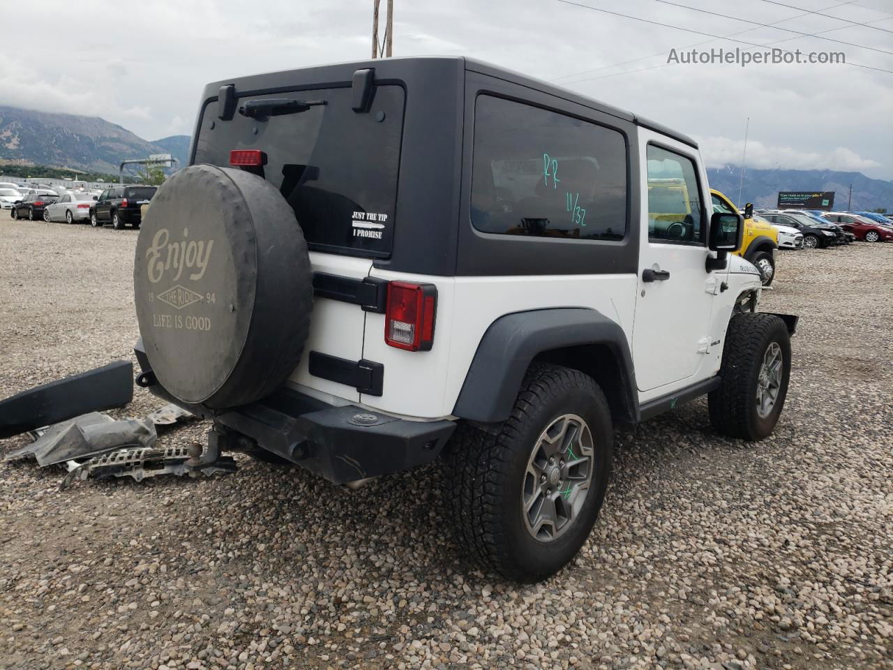 2014 Jeep Wrangler Rubicon White vin: 1C4BJWCGXEL278797