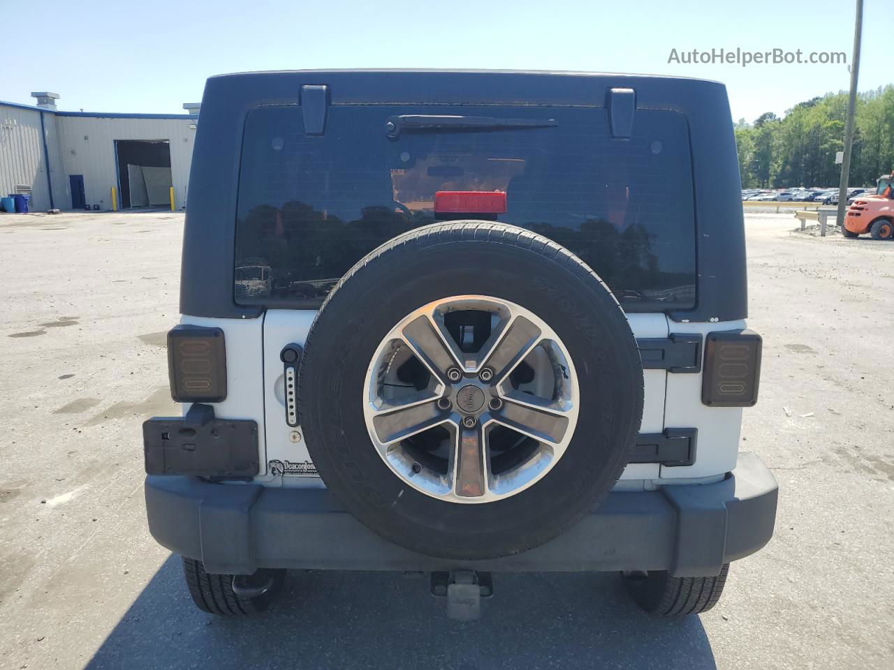 2014 Jeep Wrangler Unlimited Sport White vin: 1C4BJWDG0EL283117