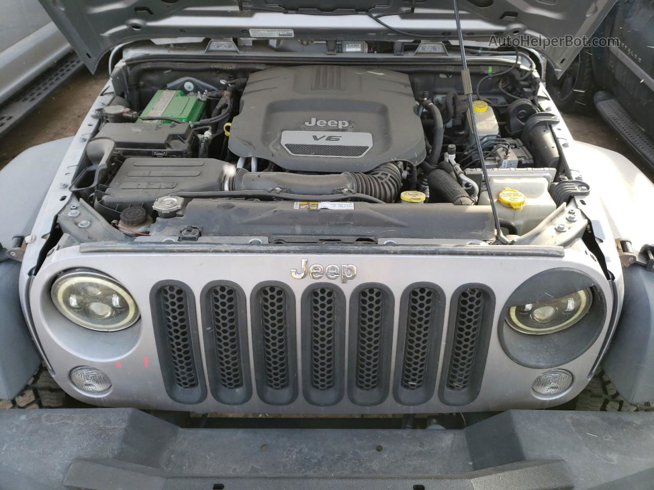 2014 Jeep Wrangler Unlimited Sport Серебряный vin: 1C4BJWDG1EL177632