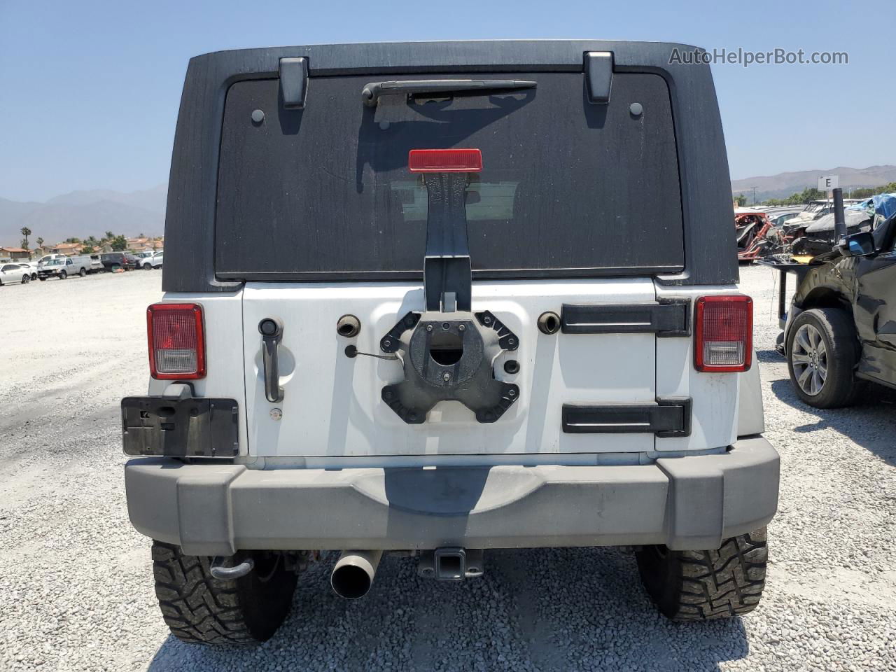 2014 Jeep Wrangler Unlimited Sport White vin: 1C4BJWDG3EL247244