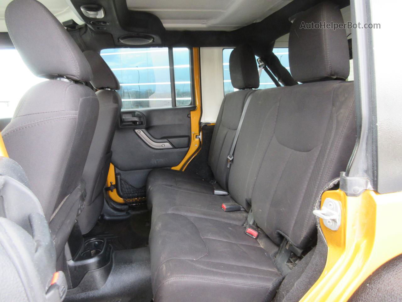 2014 Jeep Wrangler Unlimited Sport Yellow vin: 1C4BJWDG5EL168559