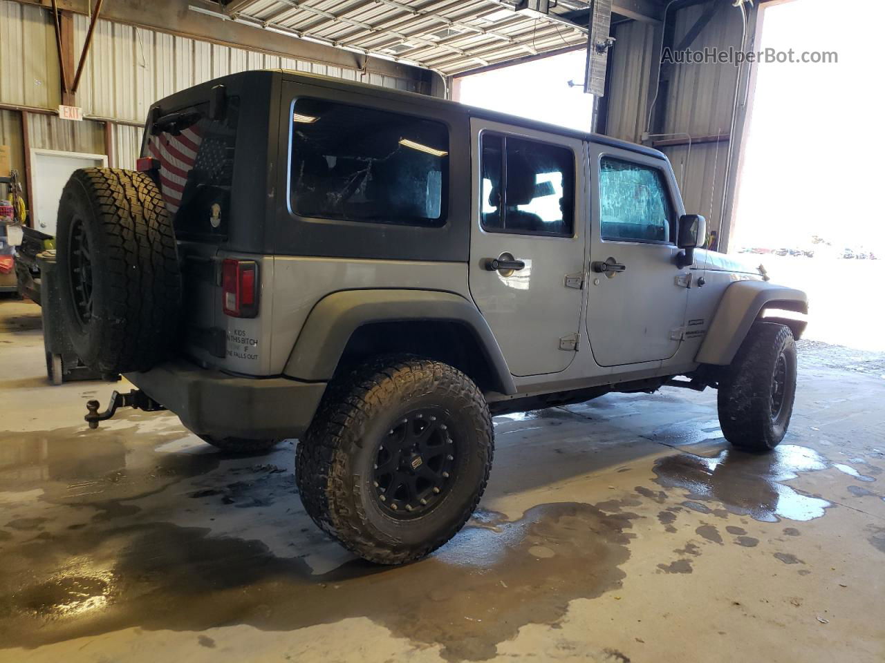 2014 Jeep Wrangler Unlimited Sport Silver vin: 1C4BJWDG6EL186035