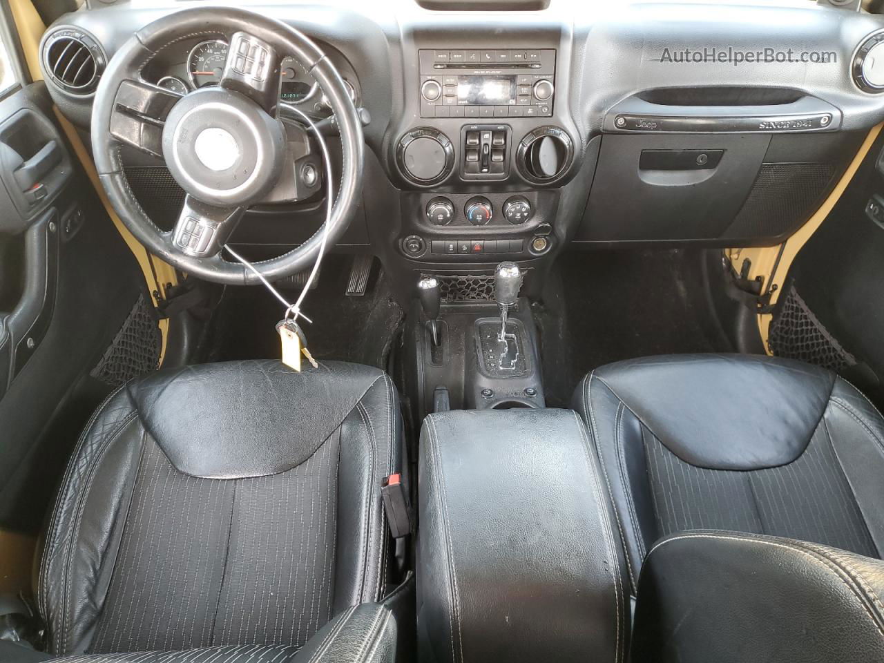 2014 Jeep Wrangler Unlimited Sport Золотой vin: 1C4BJWDG8EL199742