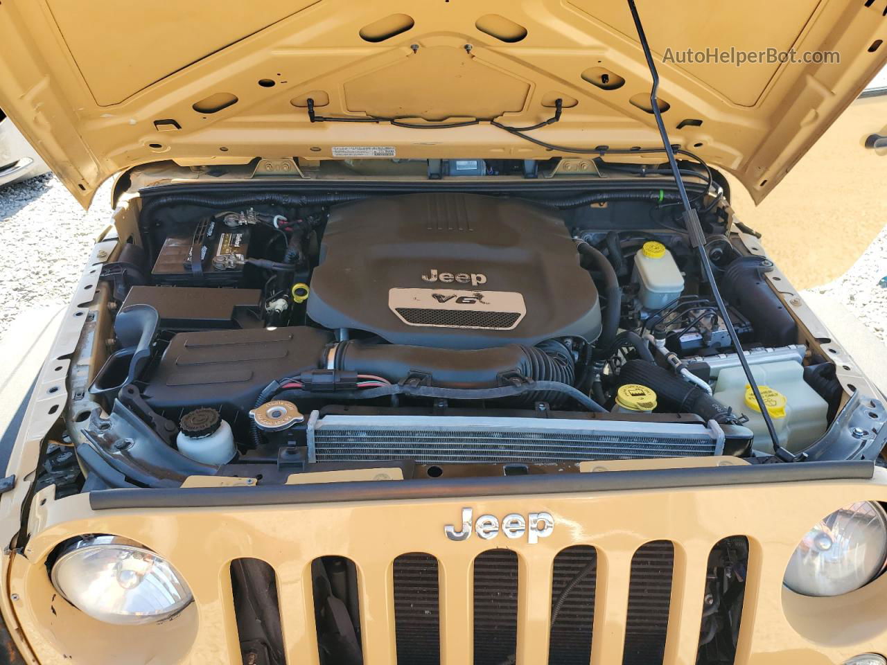 2014 Jeep Wrangler Unlimited Sport Tan vin: 1C4BJWDG9EL236684