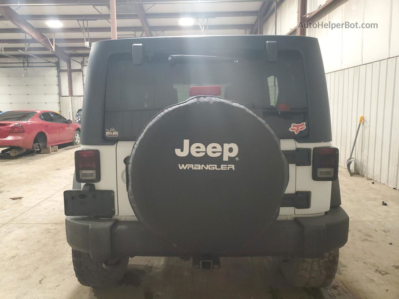 2014 Jeep Wrangler Unlimited Sport White vin: 1C4BJWDG9EL243697