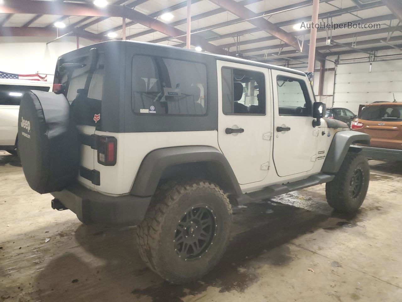 2014 Jeep Wrangler Unlimited Sport White vin: 1C4BJWDG9EL243697