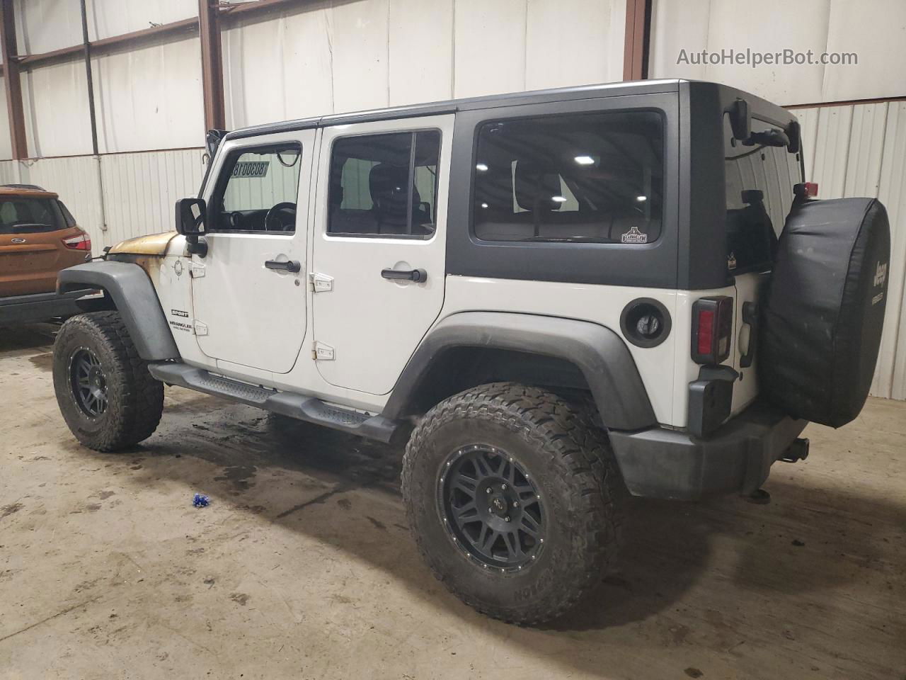 2014 Jeep Wrangler Unlimited Sport White vin: 1C4BJWDG9EL243697