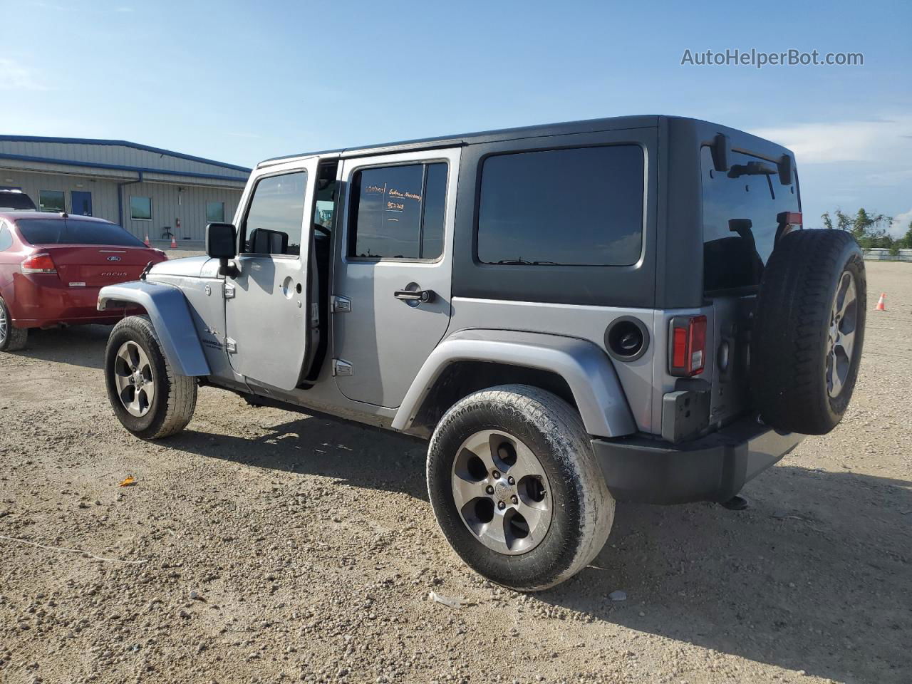 2017 Jeep Wrangler Unlimited Sahara Silver vin: 1C4BJWEG0HL732587