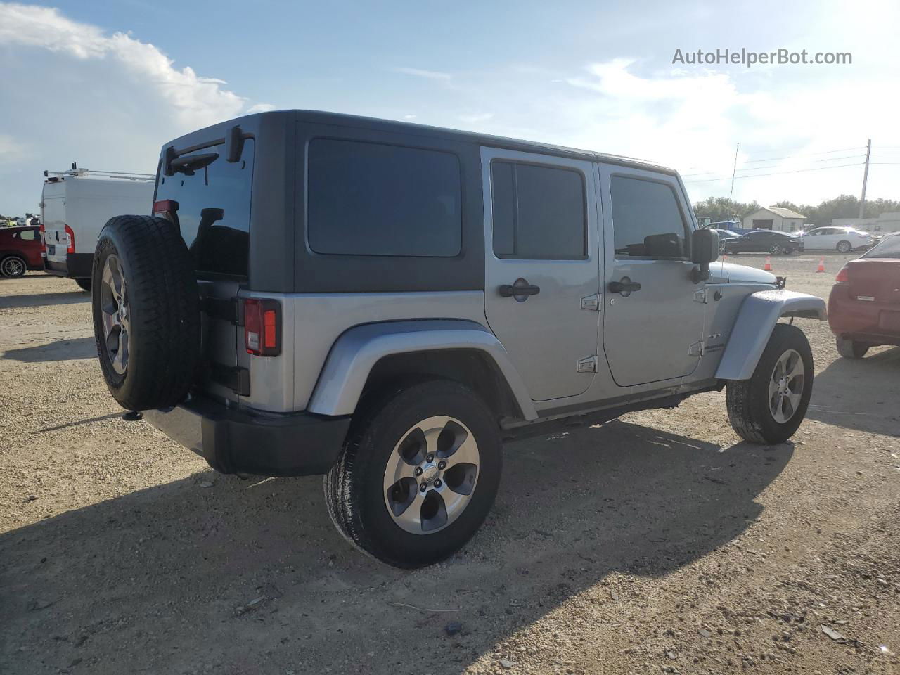 2017 Jeep Wrangler Unlimited Sahara Silver vin: 1C4BJWEG0HL732587