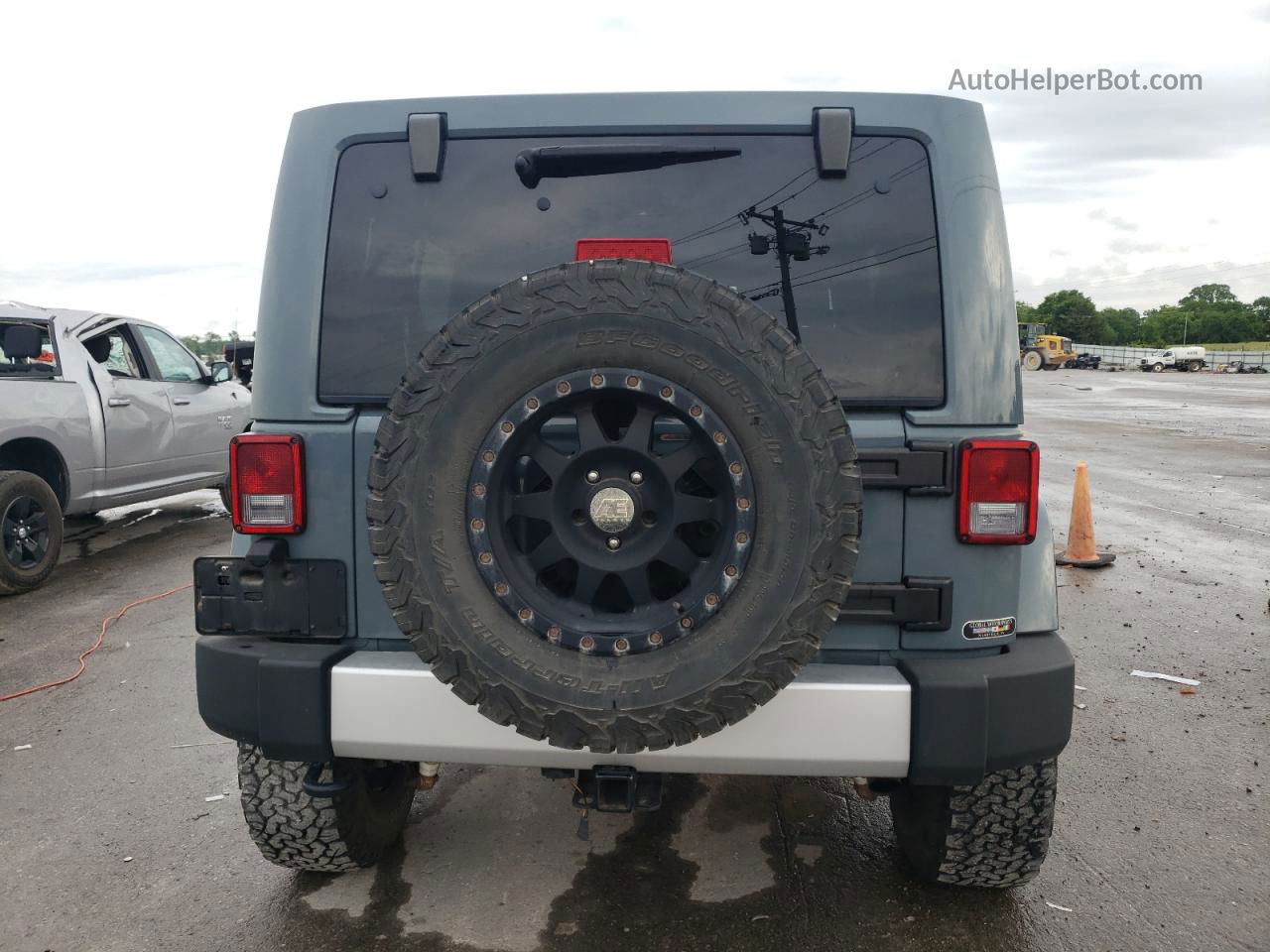 2014 Jeep Wrangler Unlimited Sahara Серый vin: 1C4BJWEG1EL266227