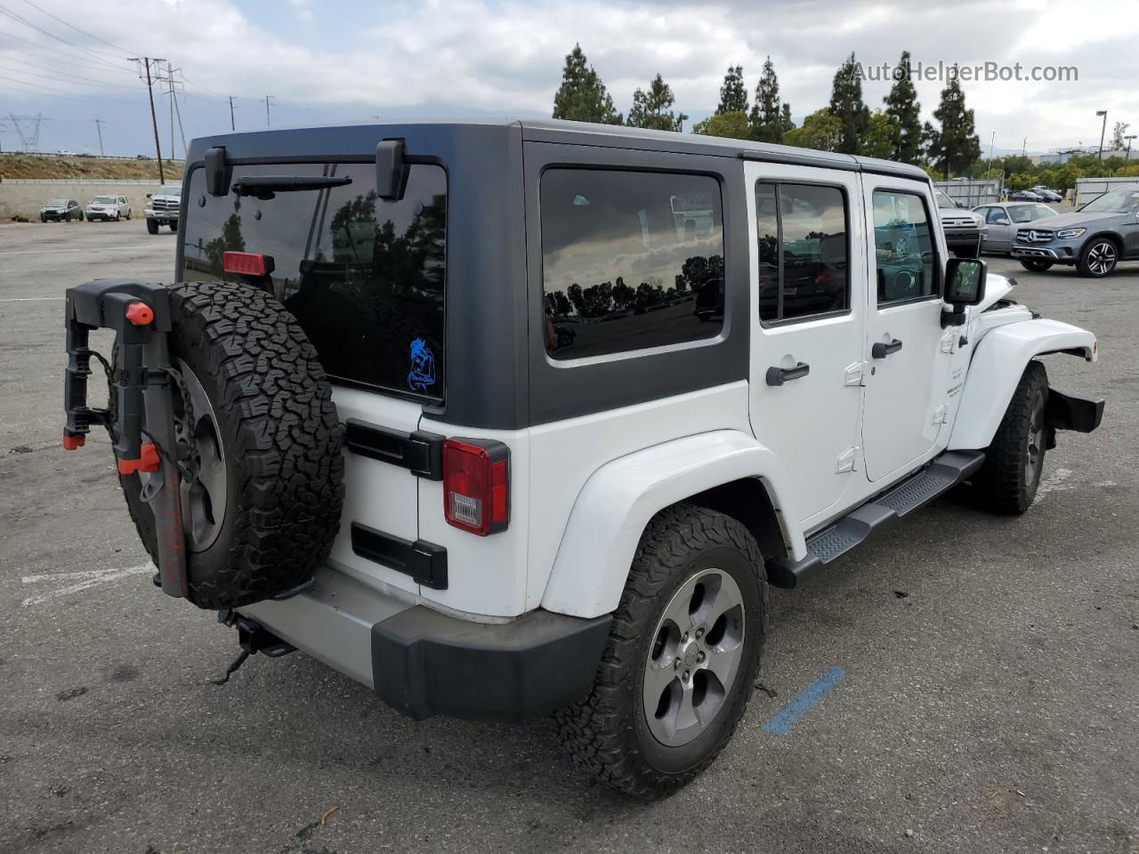 2017 Jeep Wrangler Unlimited Sahara White vin: 1C4BJWEG2HL552933