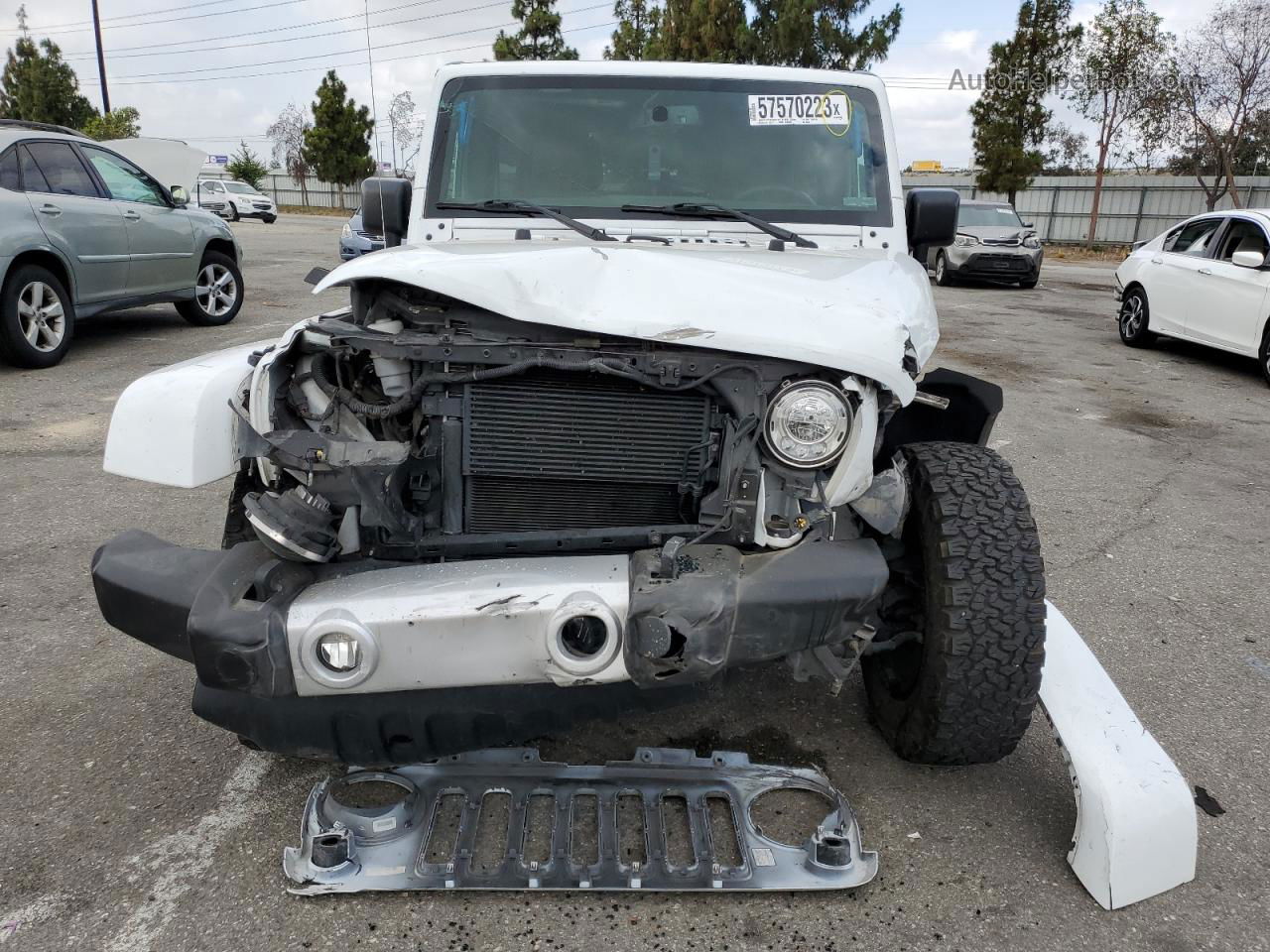 2017 Jeep Wrangler Unlimited Sahara White vin: 1C4BJWEG2HL552933