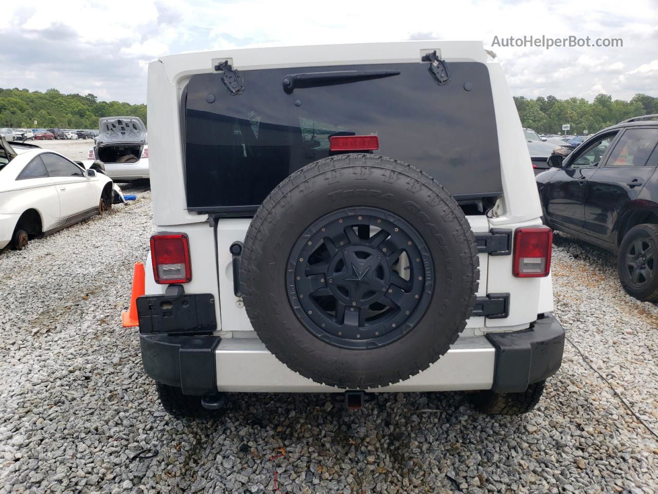 2017 Jeep Wrangler Unlimited Sahara White vin: 1C4BJWEG3HL634167