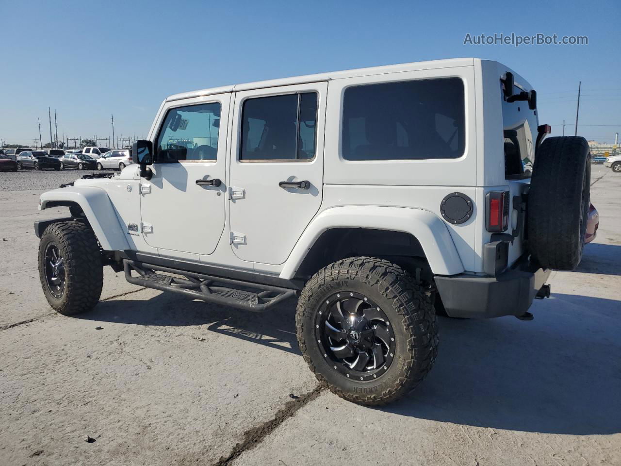 2014 Jeep Wrangler Unlimited Sahara White vin: 1C4BJWEG7EL182123