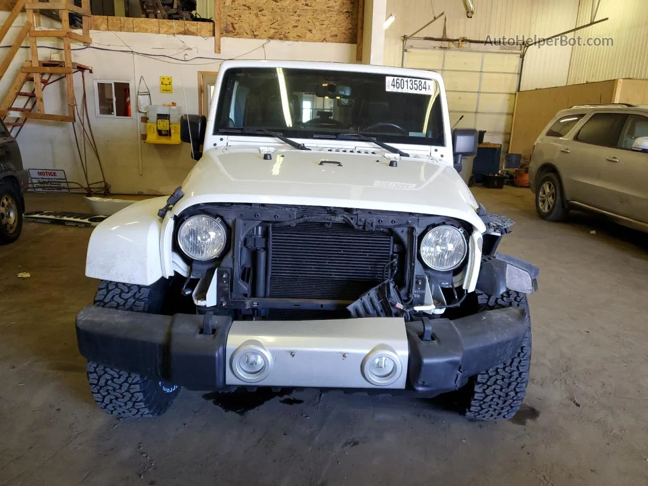 2014 Jeep Wrangler Unlimited Sahara White vin: 1C4BJWEG8EL326682