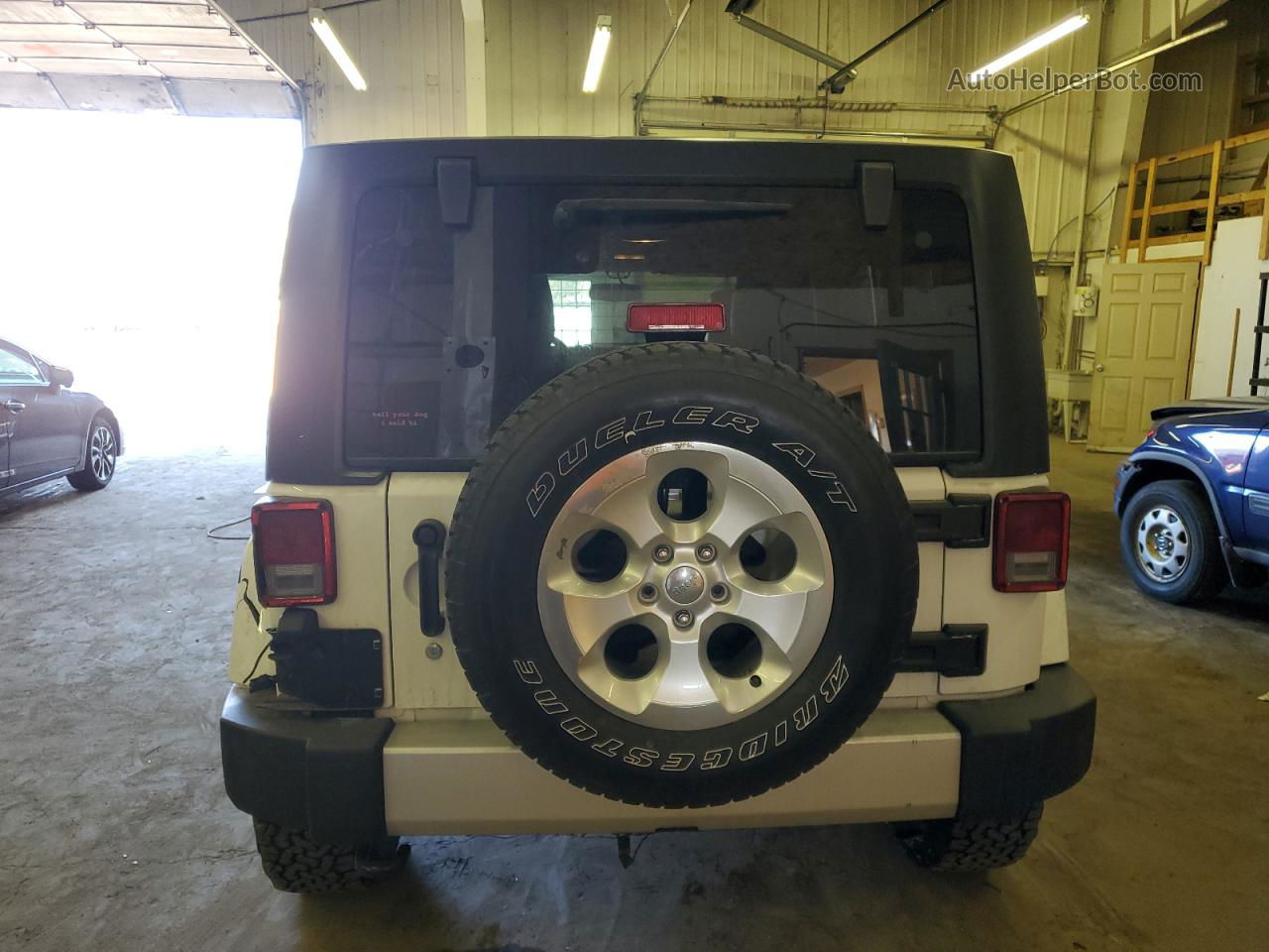 2014 Jeep Wrangler Unlimited Sahara White vin: 1C4BJWEG8EL326682