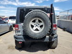 2014 Jeep Wrangler Unlimited Rubicon Silver vin: 1C4BJWFG4EL292027