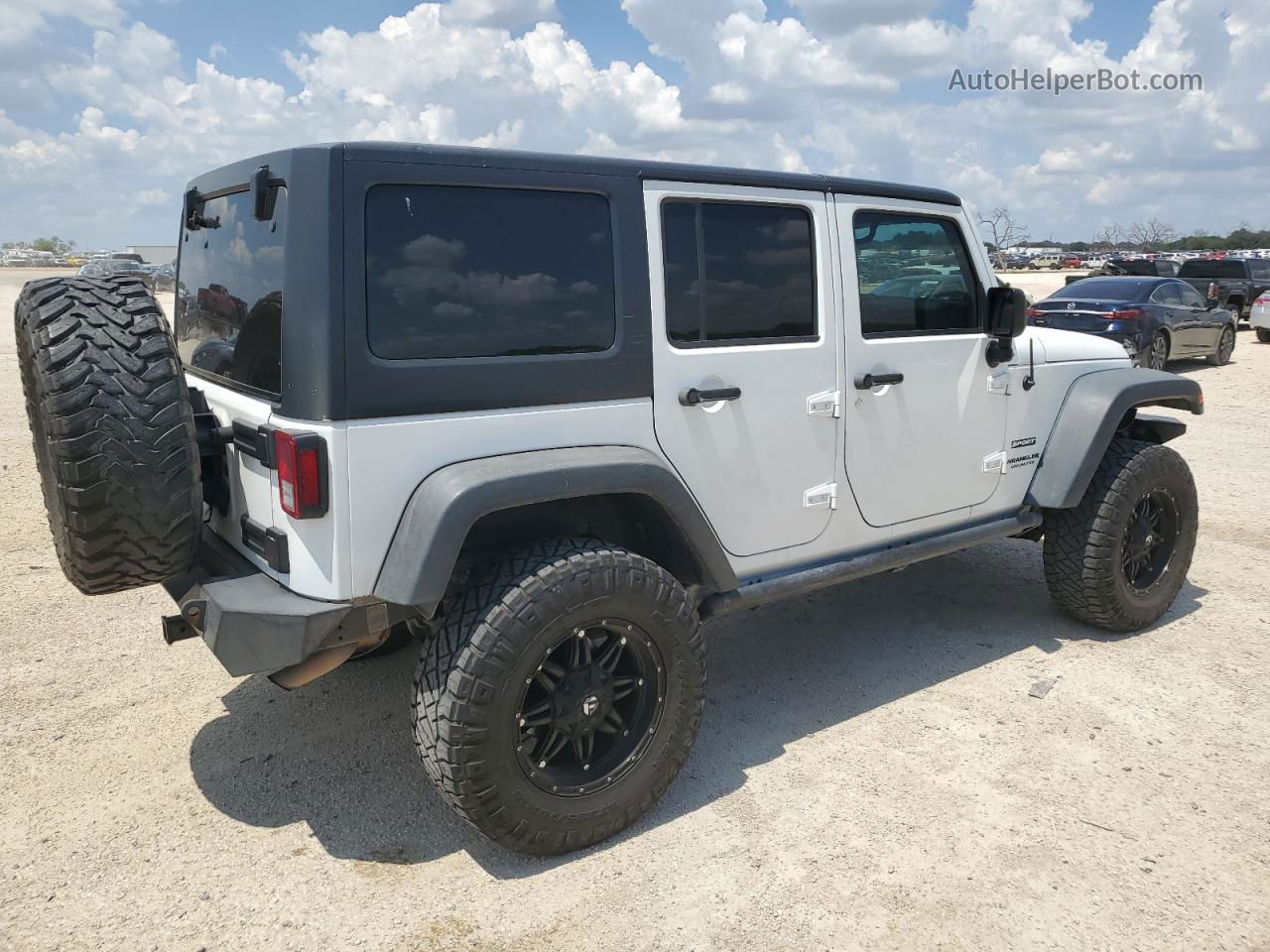 2014 Jeep Wrangler Unlimited Sport White vin: 1C4HJWDG3EL134551