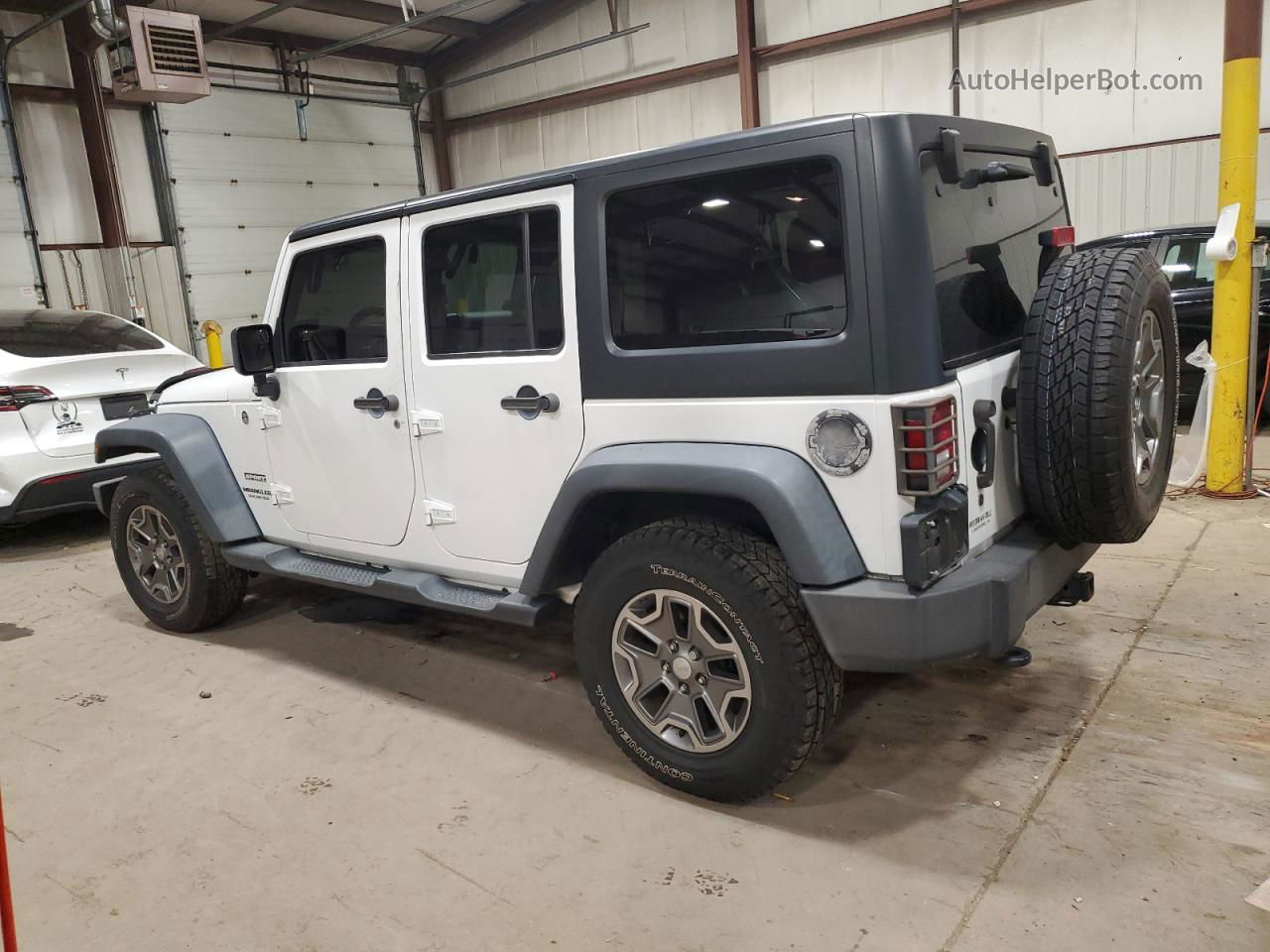 2014 Jeep Wrangler Unlimited Sport White vin: 1C4HJWDG3EL305122