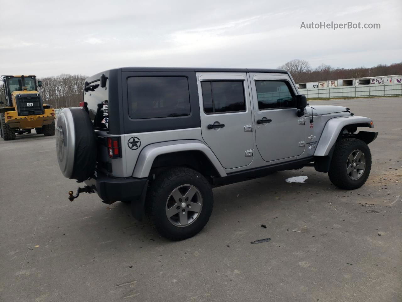 2014 Jeep Wrangler Unlimited Sport Silver vin: 1C4HJWDG4EL205790