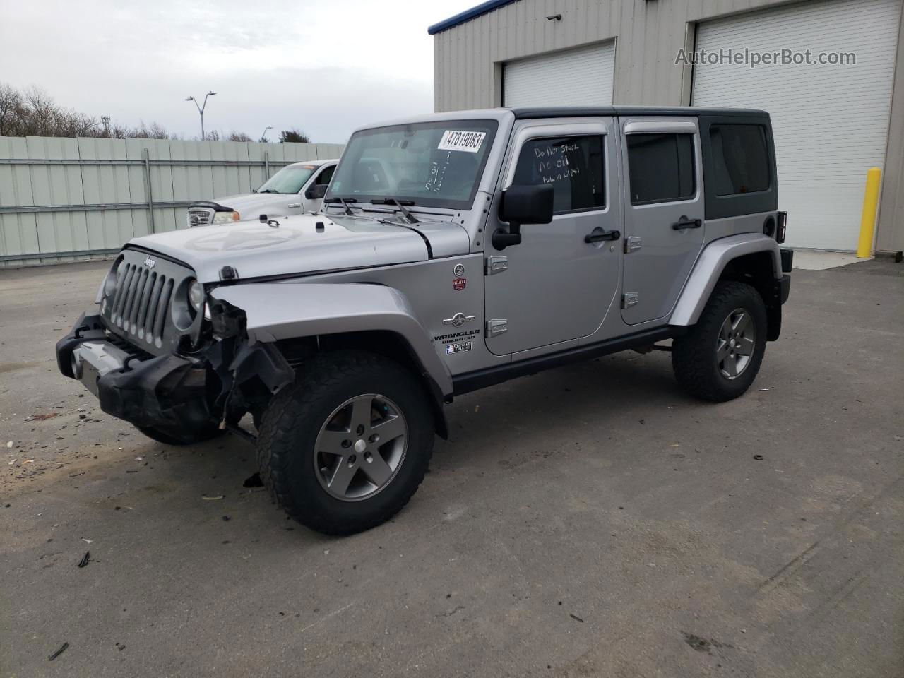 2014 Jeep Wrangler Unlimited Sport Silver vin: 1C4HJWDG4EL205790