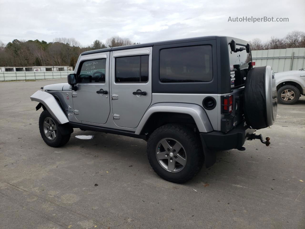 2014 Jeep Wrangler Unlimited Sport Silver vin: 1C4HJWDG4EL205790