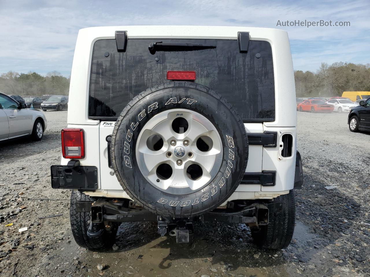 2014 Jeep Wrangler Unlimited Sahara White vin: 1C4HJWEG0EL186251