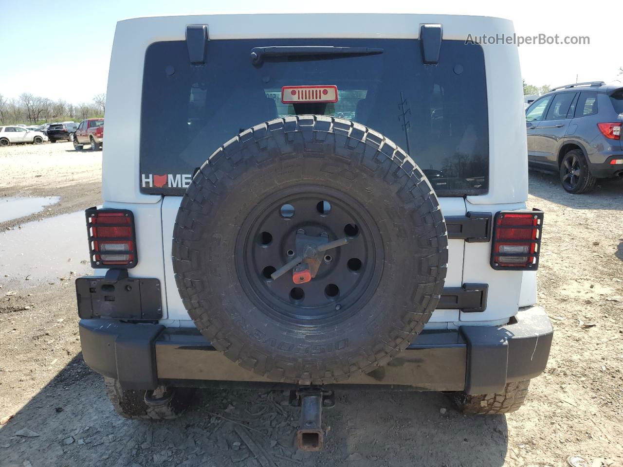 2014 Jeep Wrangler Unlimited Sahara White vin: 1C4HJWEG1EL322676