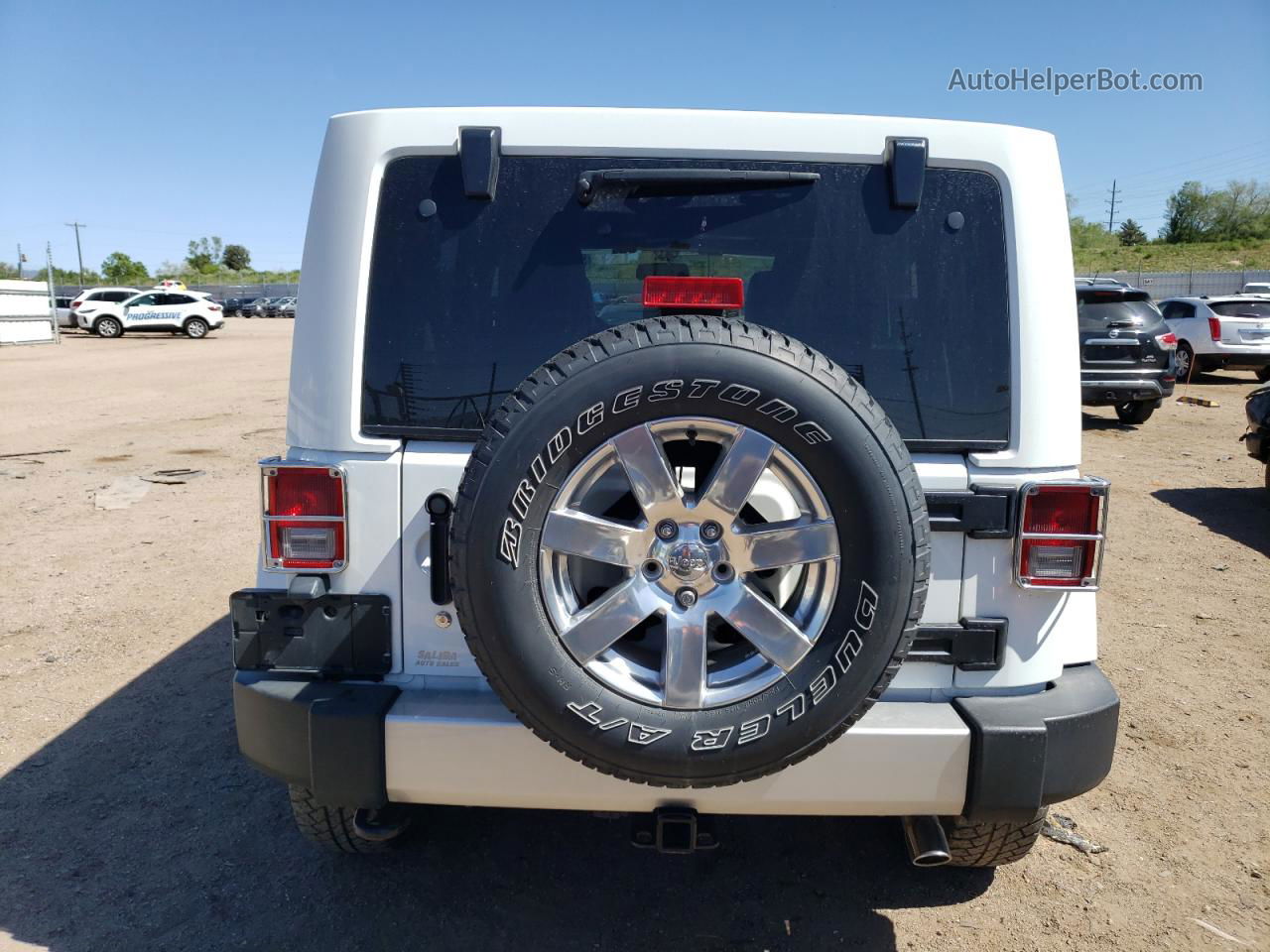 2017 Jeep Wrangler Unlimited Sahara White vin: 1C4HJWEG2HL525502