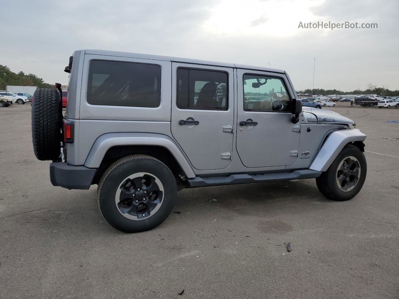 2014 Jeep Wrangler Unlimited Sahara Silver vin: 1C4HJWEG7EL202879