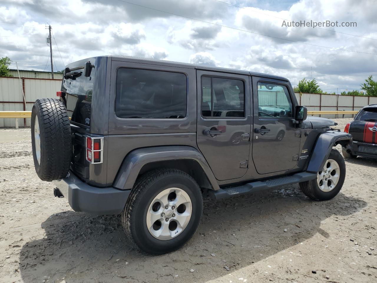 2014 Jeep Wrangler Unlimited Sahara Gray vin: 1C4HJWEG7EL206740