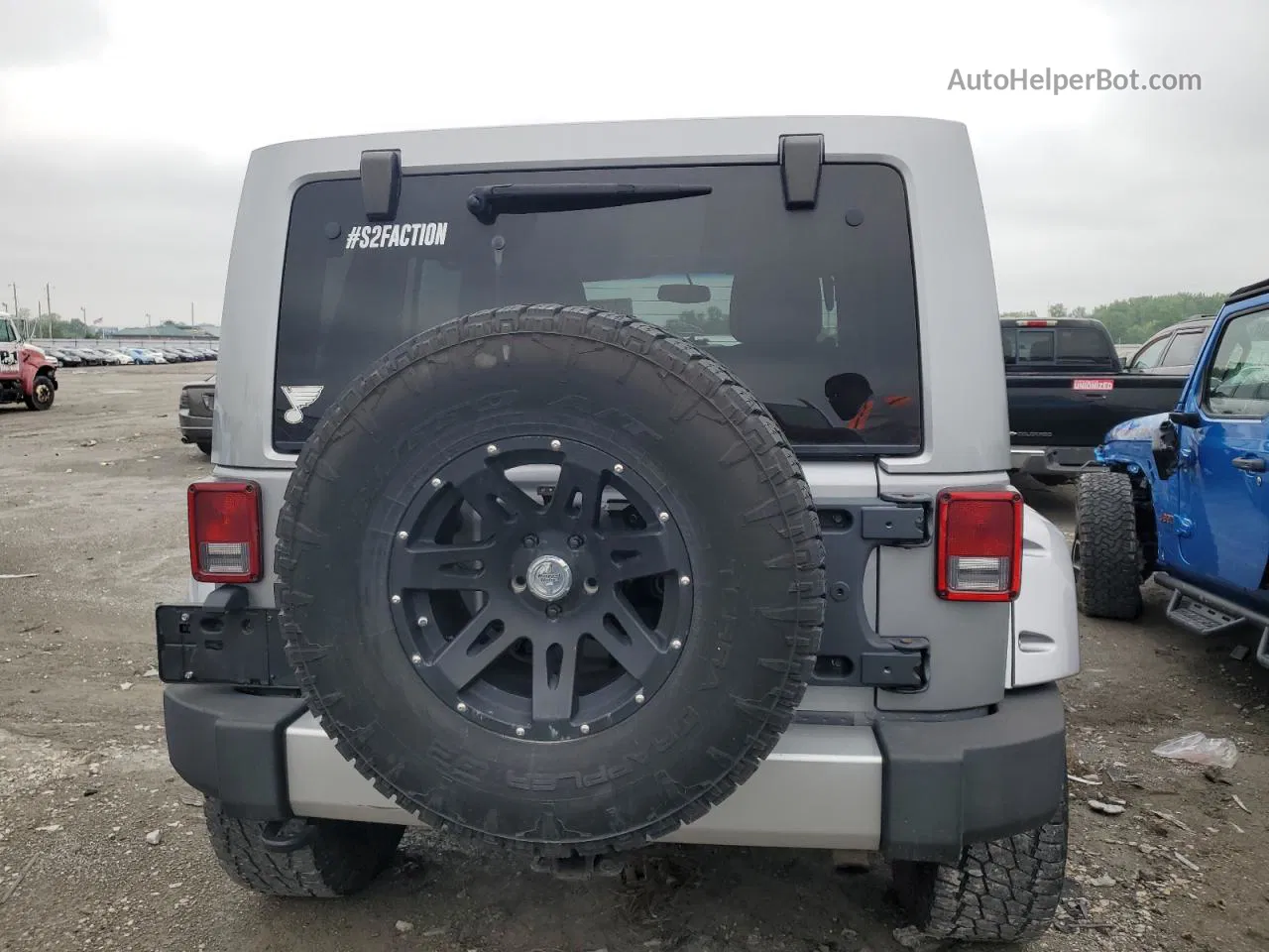 2014 Jeep Wrangler Unlimited Sahara Серый vin: 1C4HJWEG8EL104640