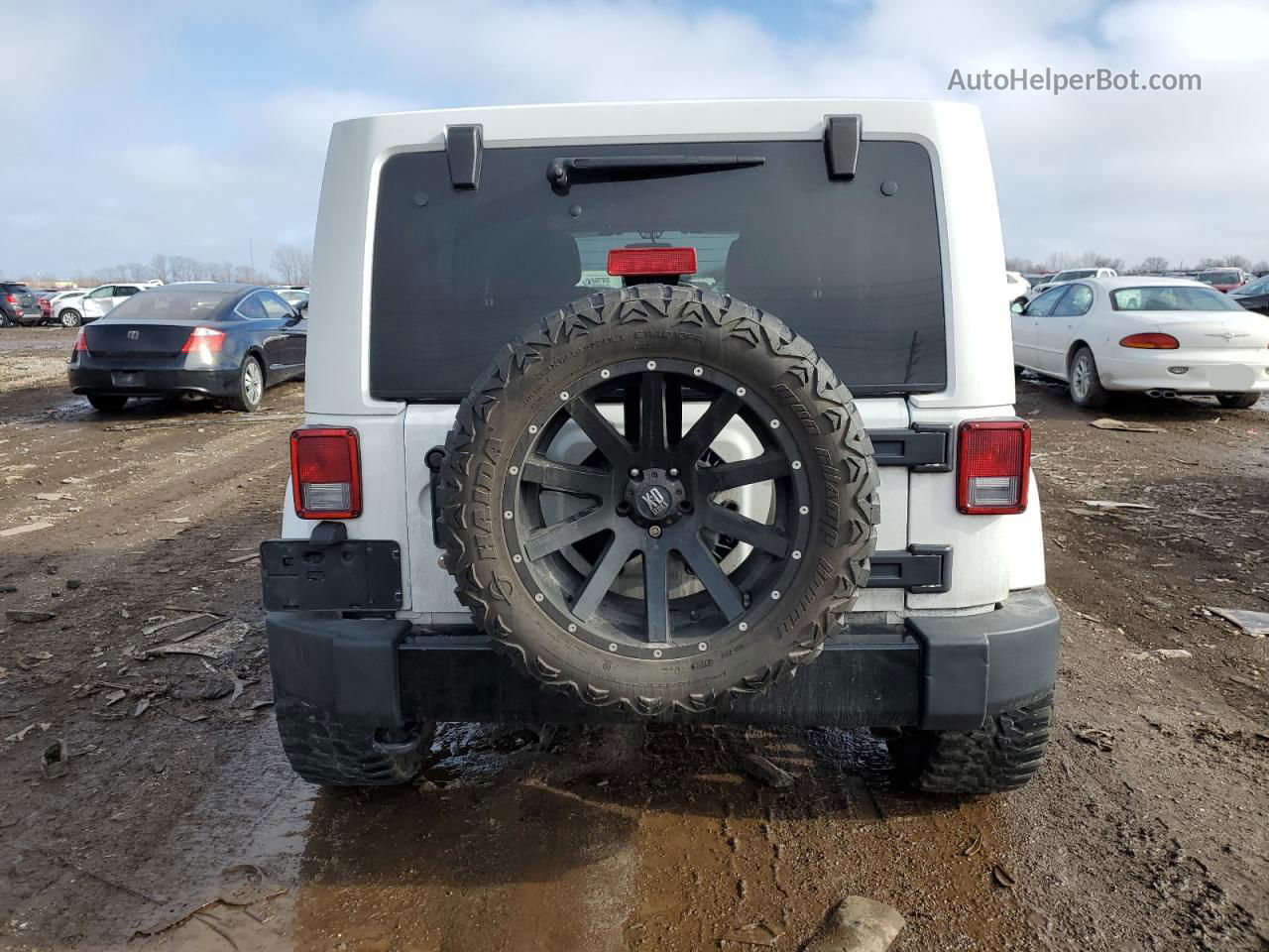 2014 Jeep Wrangler Unlimited Sahara White vin: 1C4HJWEGXEL202715