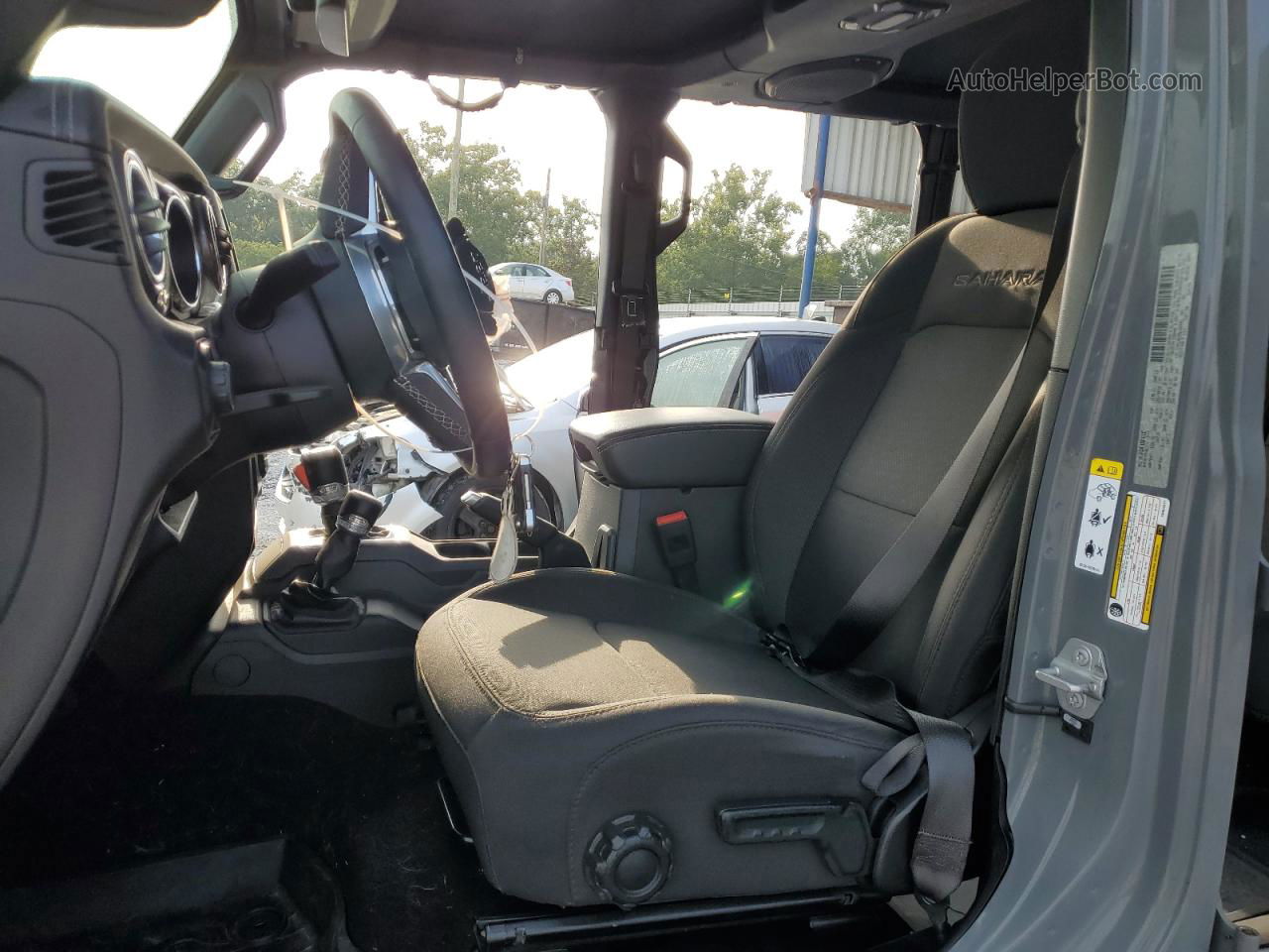 2019 Jeep Wrangler Unlimited Sahara Gray vin: 1C4HJXEG5KW604321