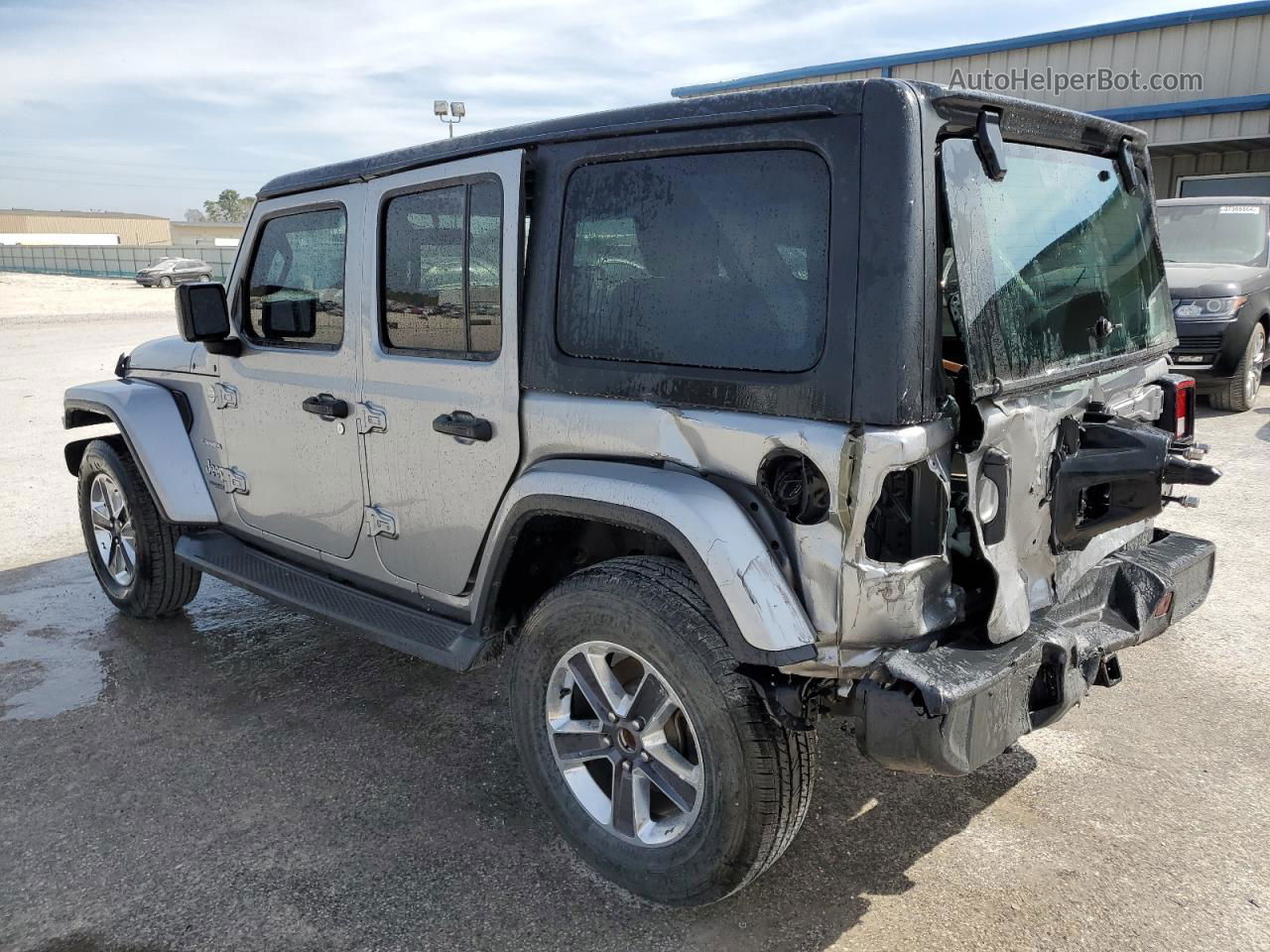 2019 Jeep Wrangler Unlimited Sahara Silver vin: 1C4HJXEG8KW517819