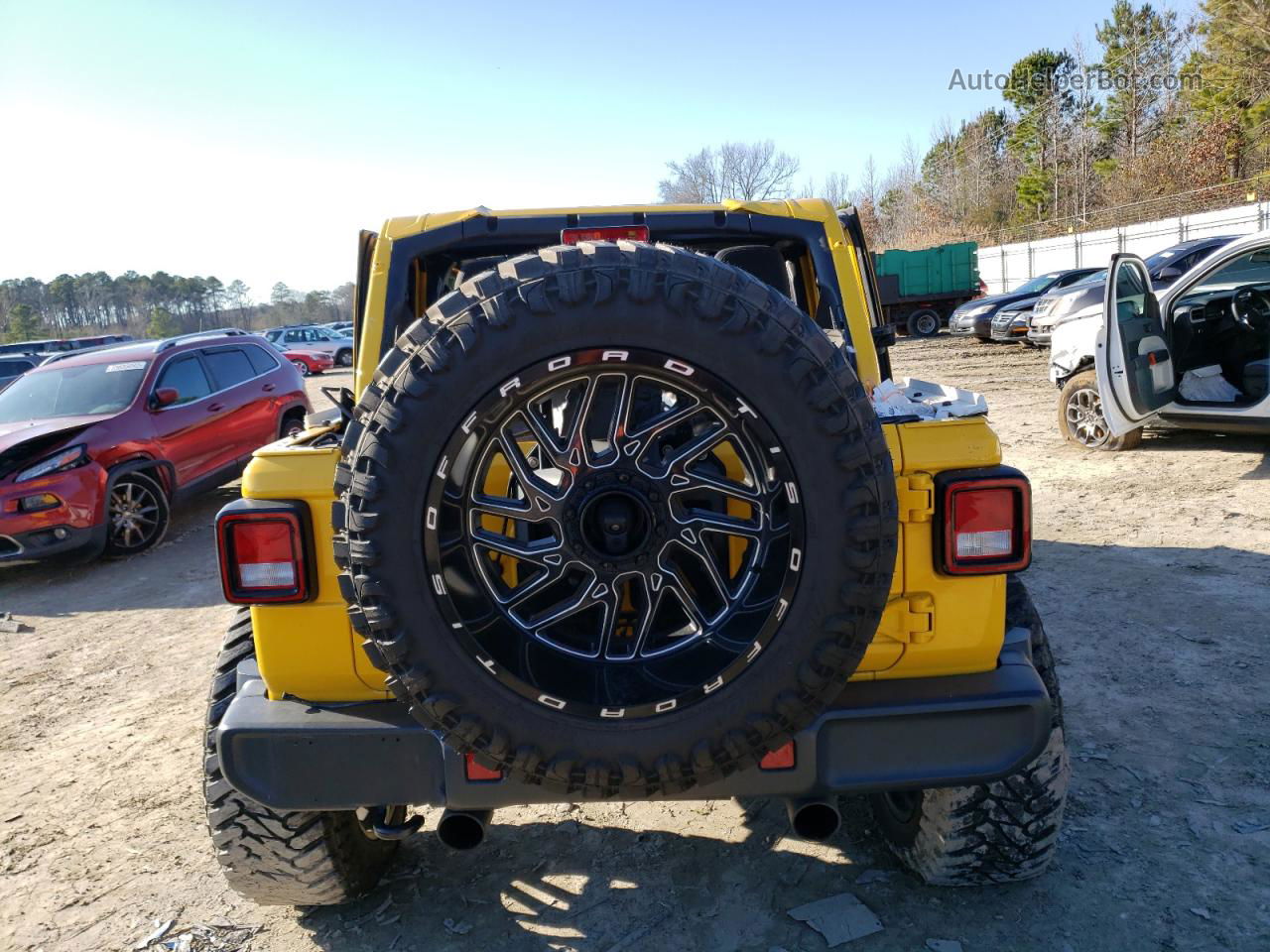 2019 Jeep Wrangler Unlimited Sahara Yellow vin: 1C4HJXEG9KW518204