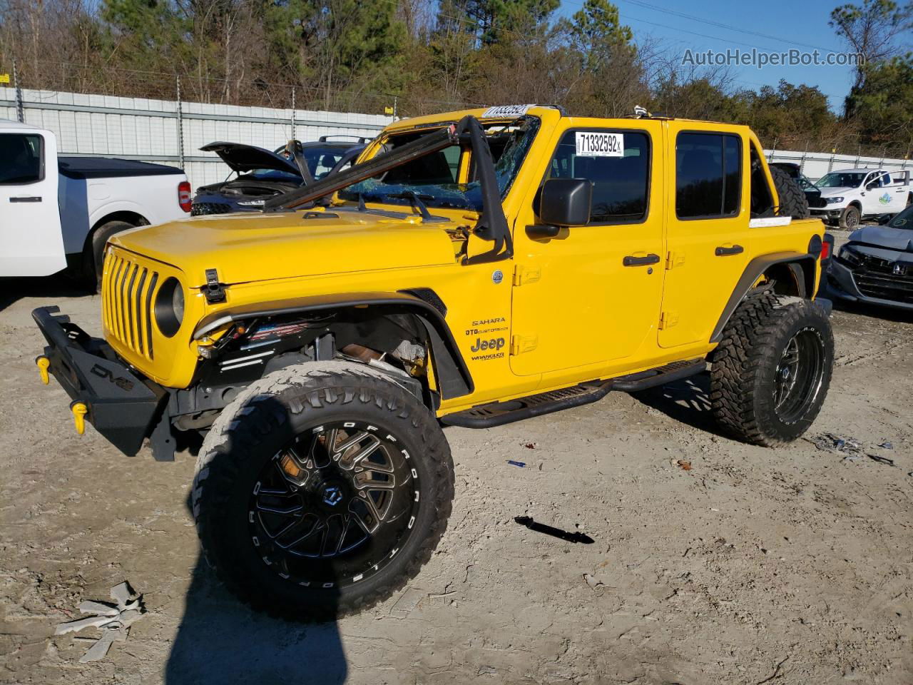 2019 Jeep Wrangler Unlimited Sahara Yellow vin: 1C4HJXEG9KW518204