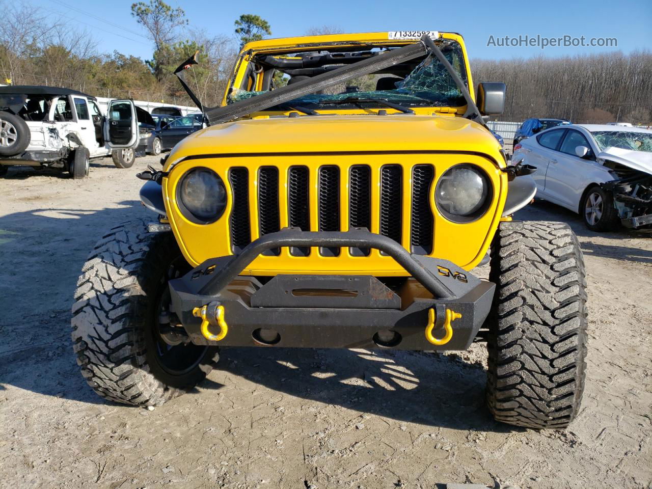 2019 Jeep Wrangler Unlimited Sahara Yellow vin: 1C4HJXEG9KW518204