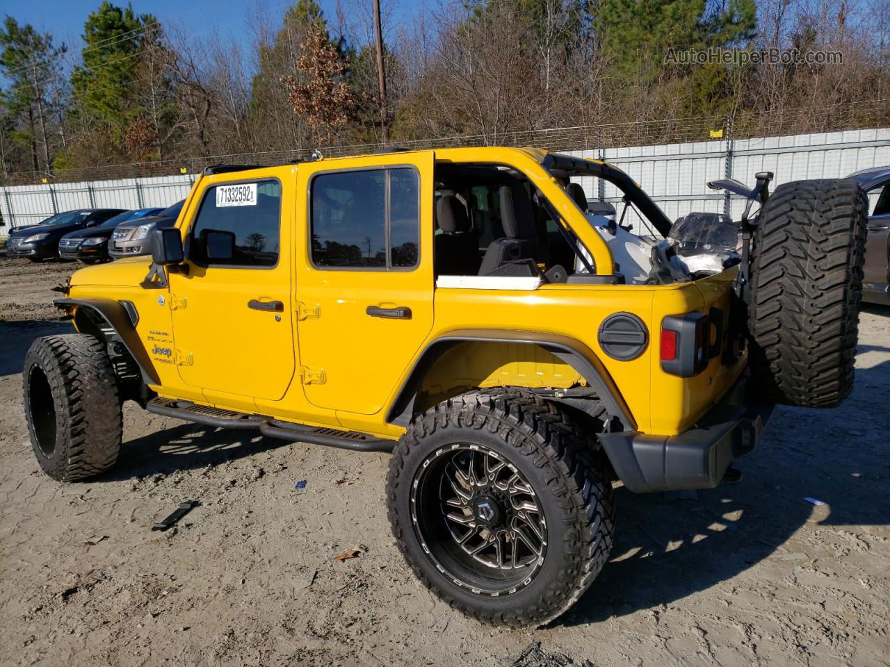 2019 Jeep Wrangler Unlimited Sahara Yellow vin: 1C4HJXEG9KW518204