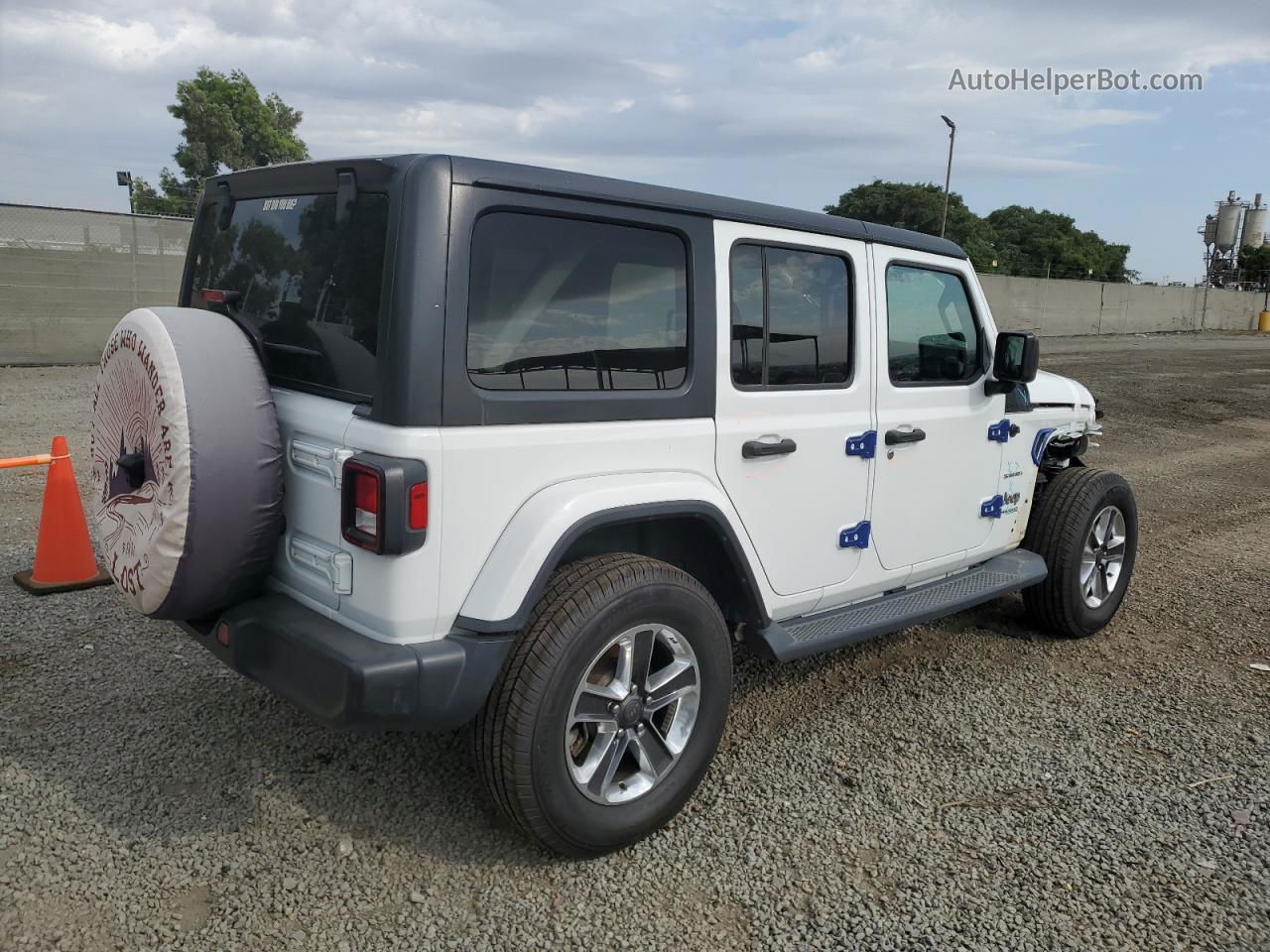 2019 Jeep Wrangler Unlimited Sahara White vin: 1C4HJXEN3KW535790