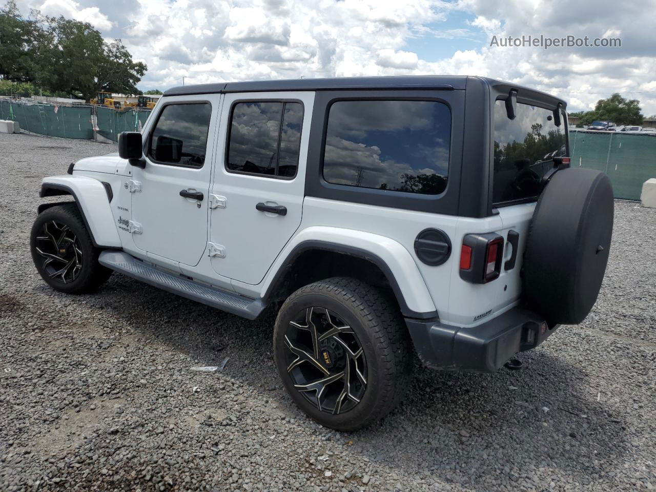 2019 Jeep Wrangler Unlimited Sahara White vin: 1C4HJXEN4KW619973