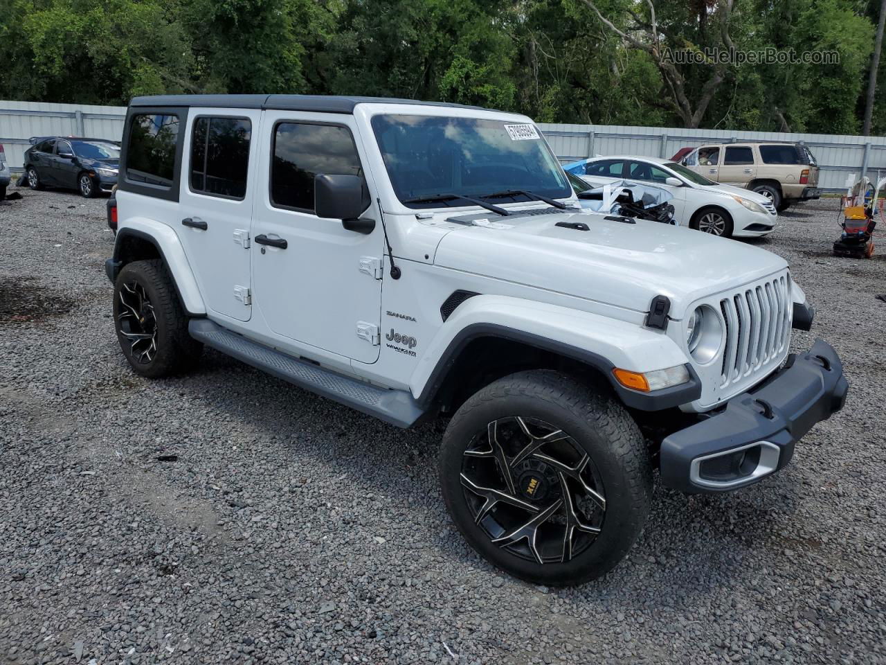 2019 Jeep Wrangler Unlimited Sahara White vin: 1C4HJXEN4KW619973