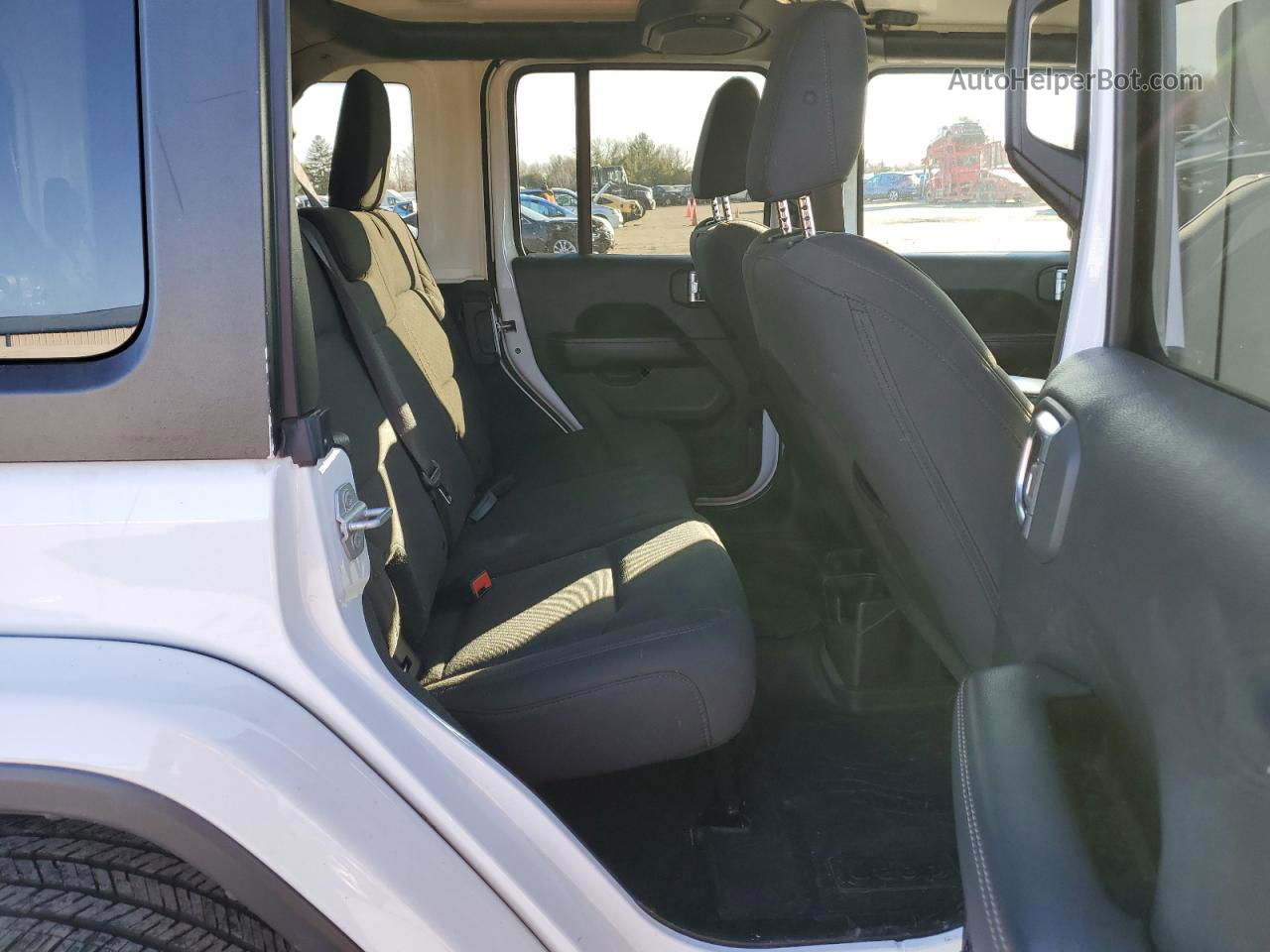 2019 Jeep Wrangler Unlimited Sahara White vin: 1C4HJXEN5KW512110