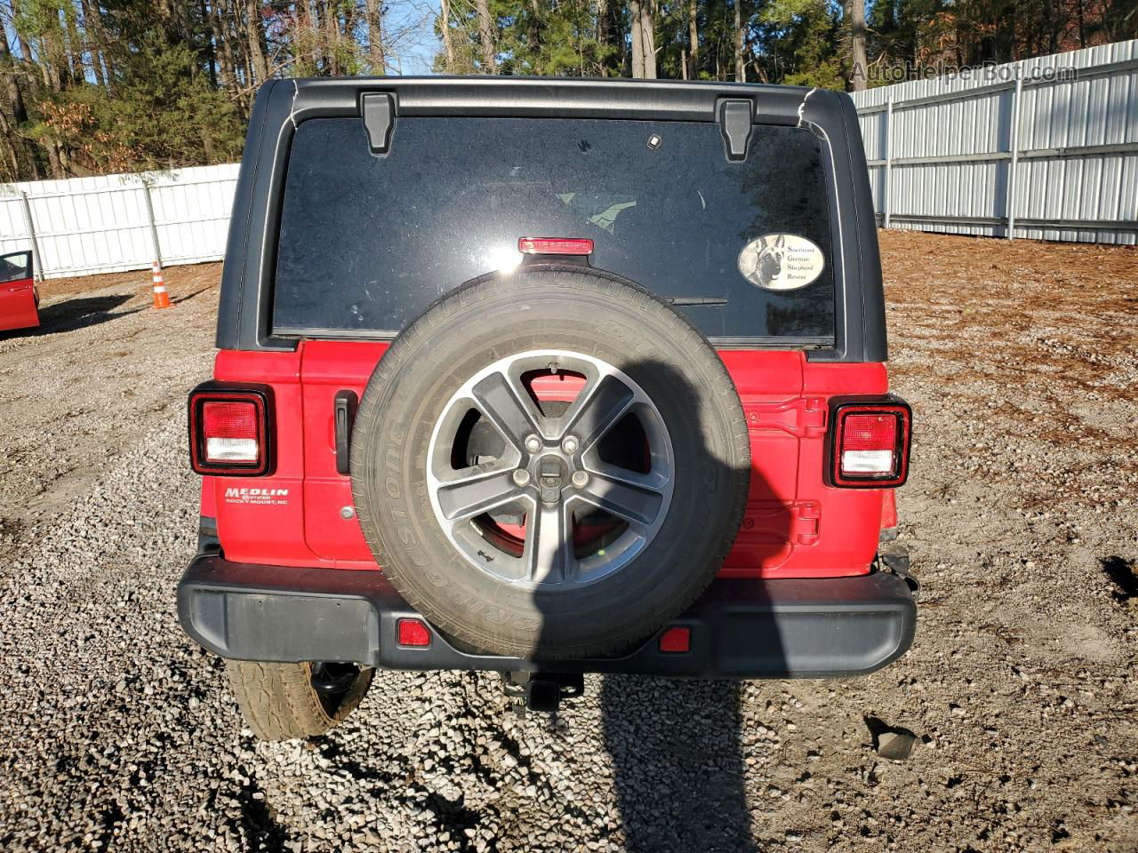 2019 Jeep Wrangler Unlimited Sahara Red vin: 1C4HJXEN8KW545733