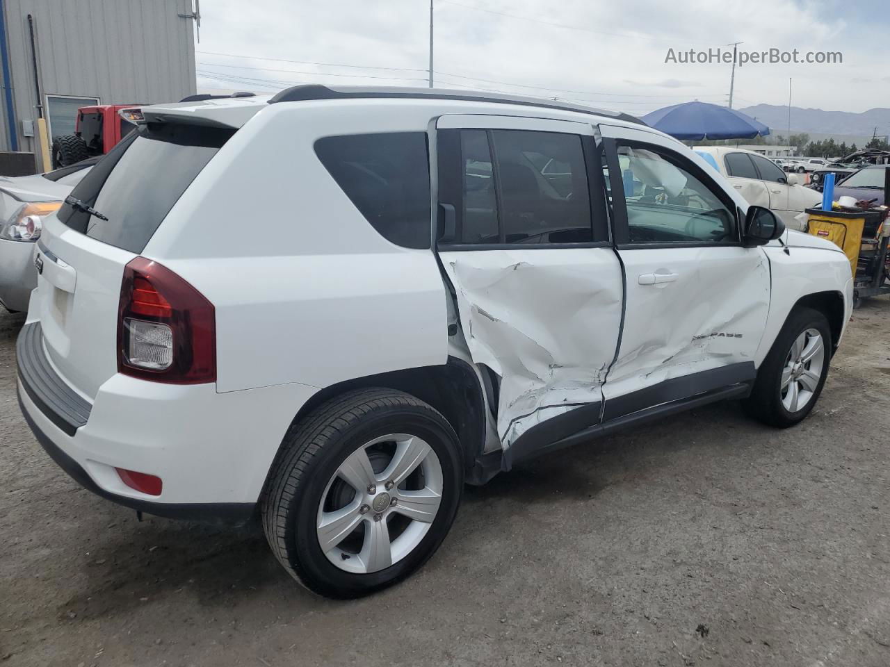 2016 Jeep Compass Sport White vin: 1C4NJCBA1GD640988